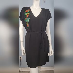 Twist & Tango black loose fit dress with colorful embroidery size small